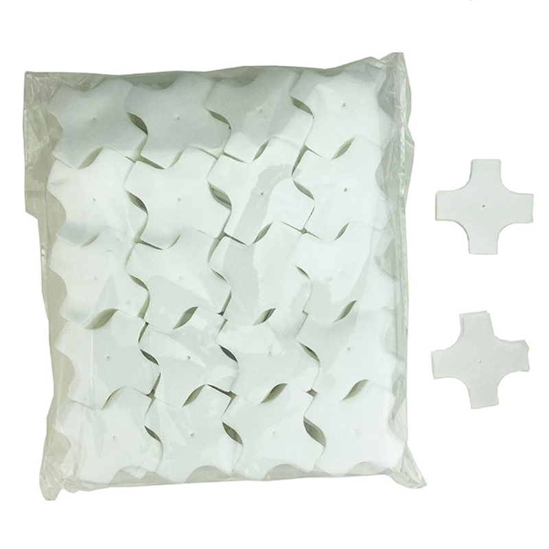 Ang paglilinis ng mga patch ng baril na hugis ng nababaluktot na materyal na gawa ng tao